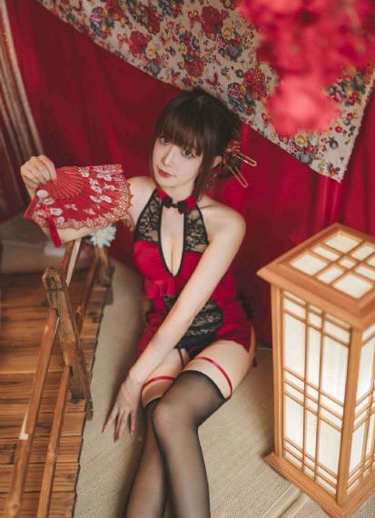欧美美女床戏_720超清在线观看