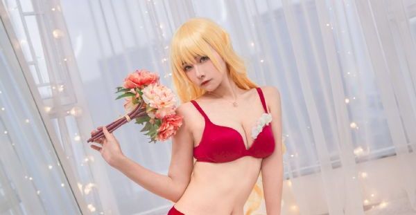 欧美18摘花_短视频完整无删减版