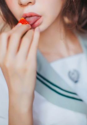 欧美高跟鞋试穿视频_HD免费全集观看