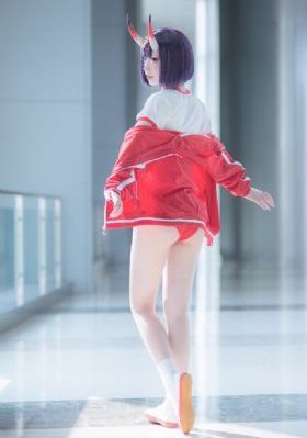 欧美美女光身_BD国语手机在线看