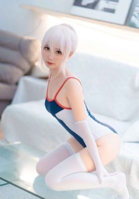 欧美宫廷服装_高清超清在线观看